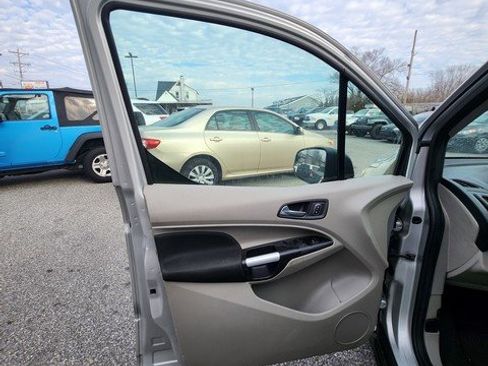 Used 2019 Ford Transit Connect XLT image 9