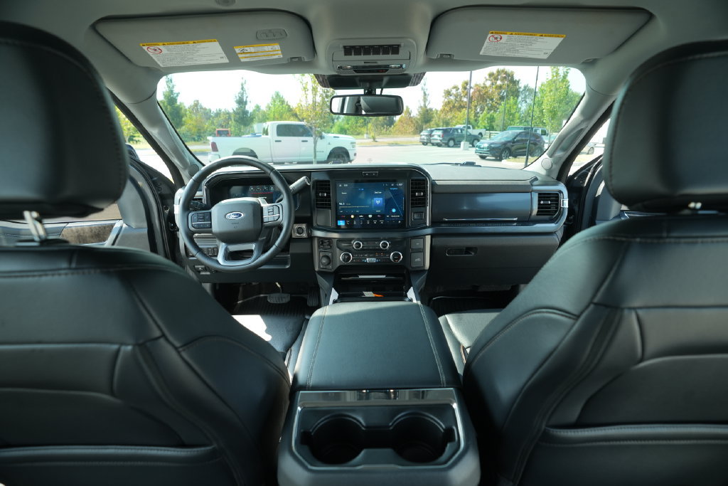 Used 2025 Ford F250 Lariat w/ Black Appearance Package AWD/4WD image 25