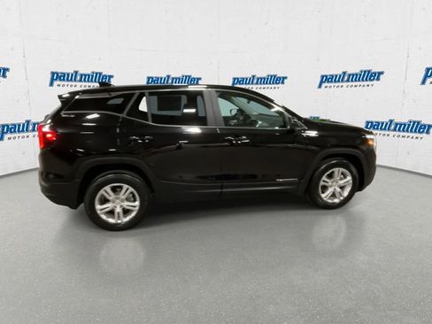 Used 2024 GMC Terrain SLE image 12