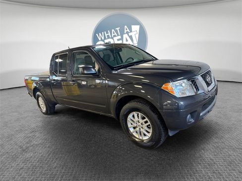 Used 2015 Nissan Frontier SV image 1