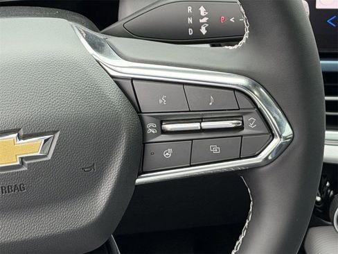 New 2026 Chevrolet Equinox EV LT image 14