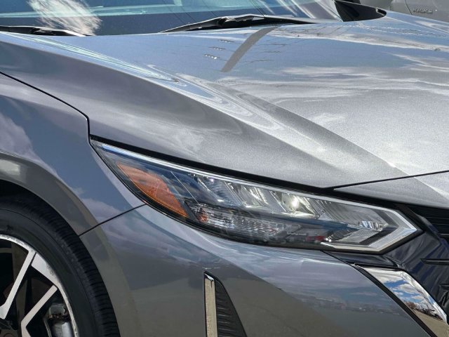 Used 2024 Nissan Sentra SR w/ SR Premium Package FWD image 8