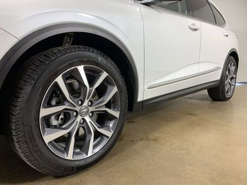 Used 2022 Acura MDX SH-AWD w/ Technology Package image 2