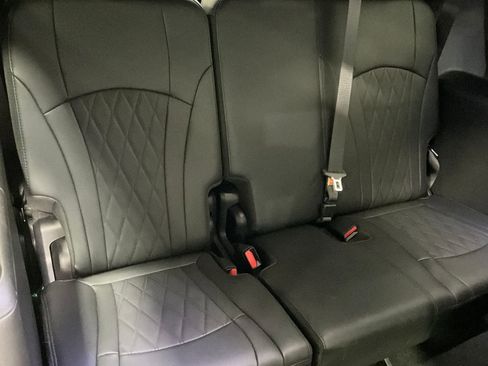Used 2024 Buick Enclave Avenir w/ Avenir Technology Package AWD/4WD image 26