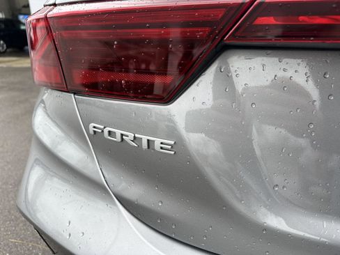 Used 2024 Kia Forte LXS image 5