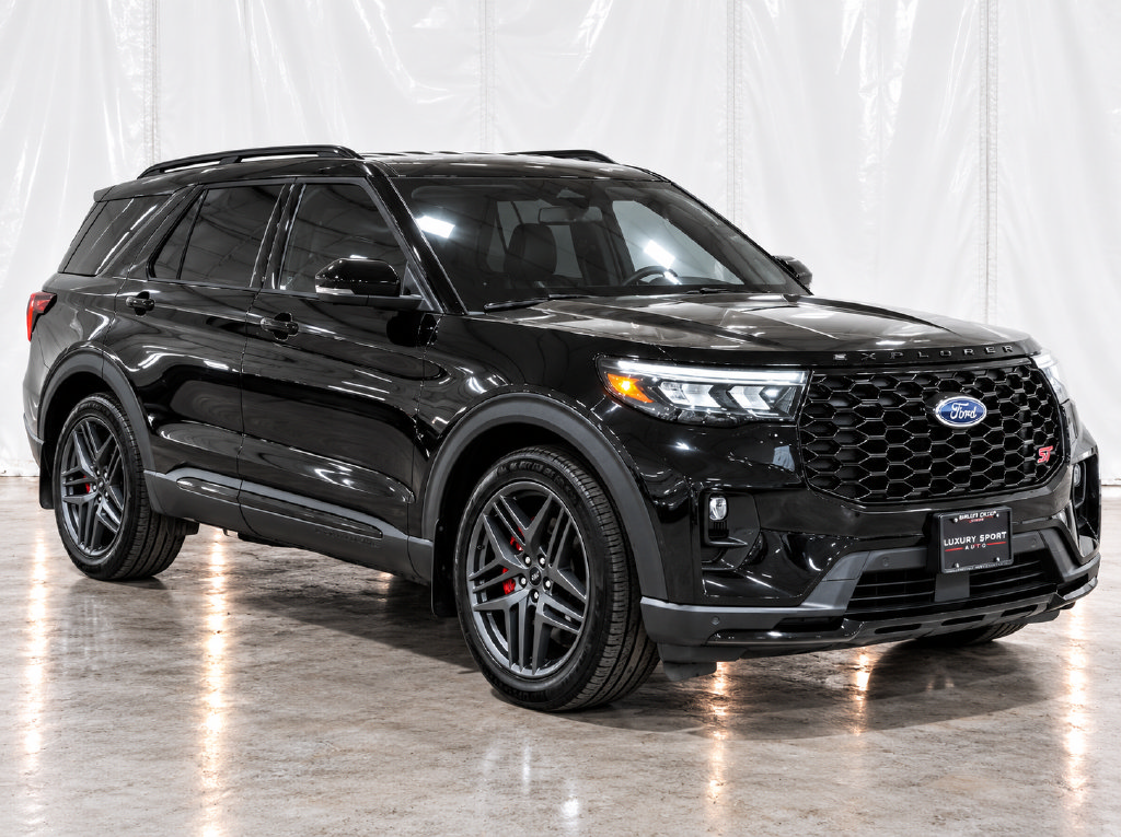 Used 2025 Ford Explorer ST AWD/4WD image 8
