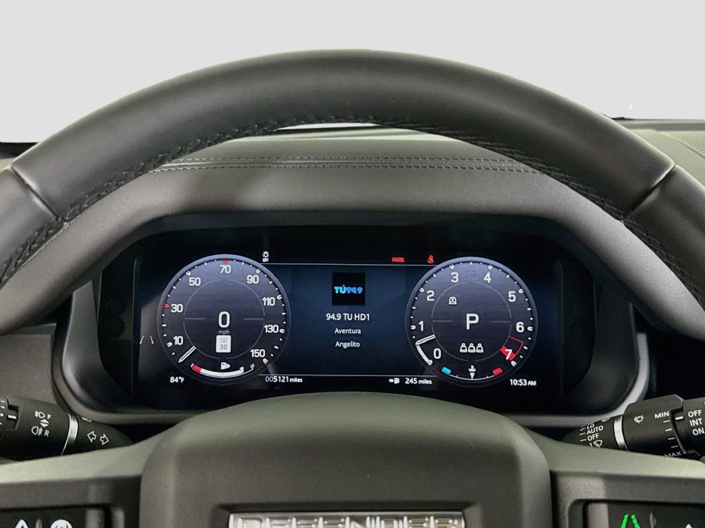 Used 2025 Land Rover Defender 110 X-Dynamic SE AWD/4WD image 10