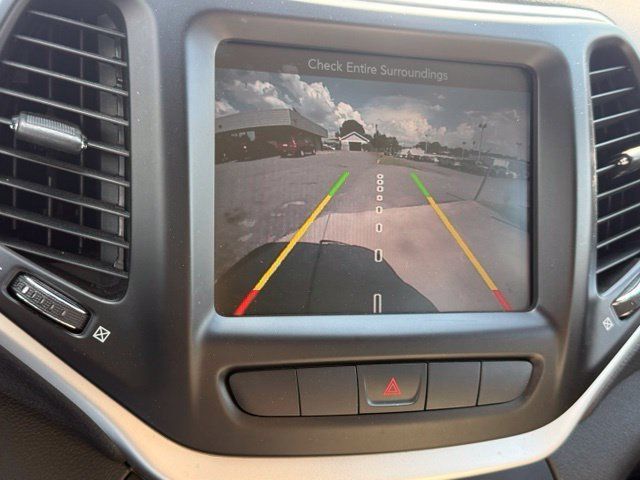 Used 2015 Jeep Cherokee Limited w/ Trailer Tow Group FWD image 21