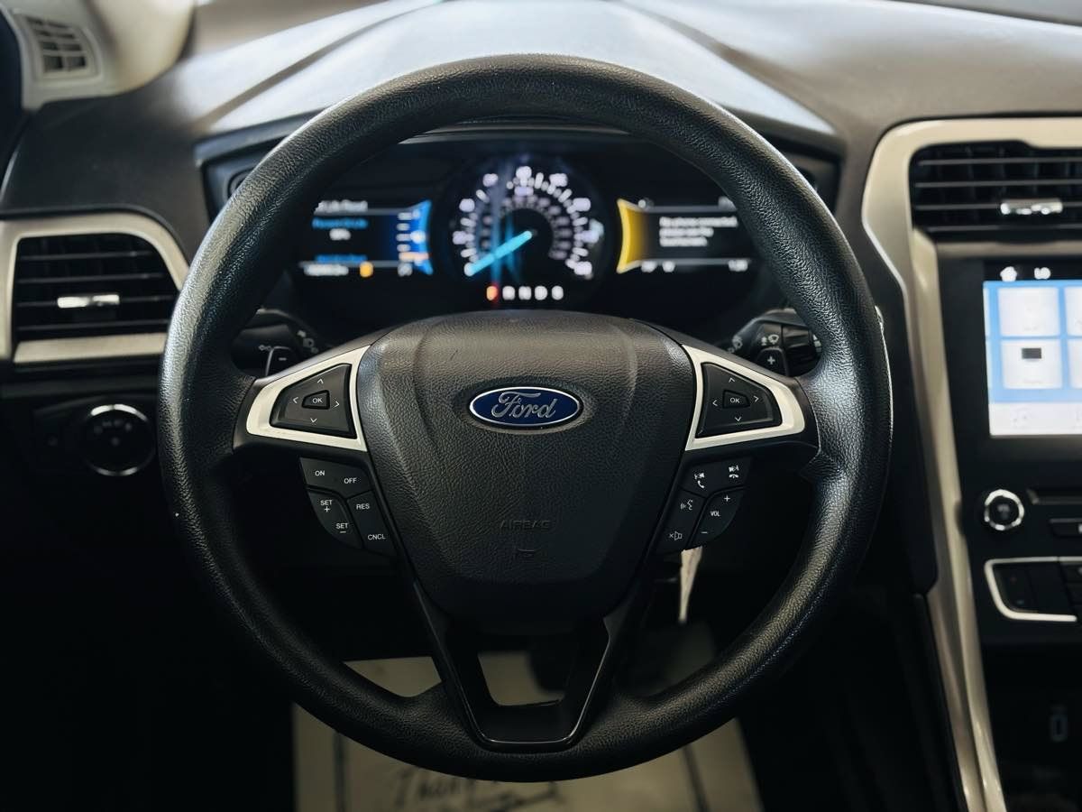 Used 2018 Ford Fusion SE w/ Fusion SE Technology Package FWD image 43