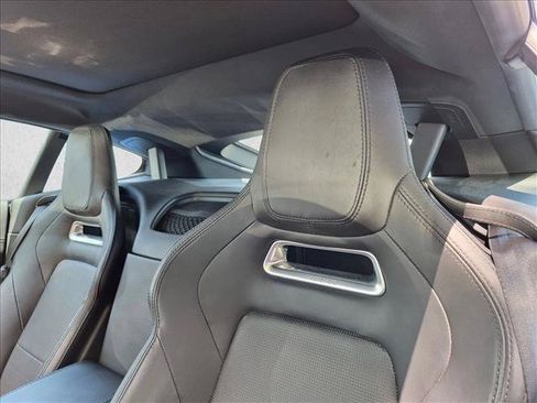 Used 2018 Jaguar F-TYPE R-Dynamic RWD image 4