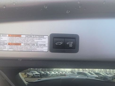 Used 2024 Toyota Corolla Cross XLE w/ Convenience Package image 15