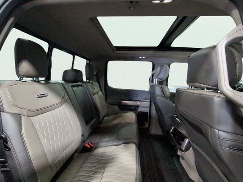 Used 2025 Ford F350 Platinum w/ Platinum Plus Package image 18