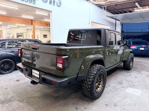 Used 2021 Jeep Gladiator Sport image 3