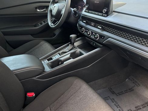 Certified 2023 Honda Accord EX image 31