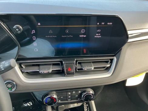 New 2026 Chevrolet TrailBlazer LT w/ LT Cold Weather Package FWD image 15