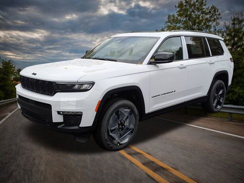 New 2025 Jeep Grand Cherokee L Limited w/ Luxury Tech Group II image 7