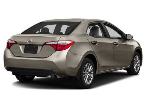 Used 2015 Toyota Corolla LE FWD image 2