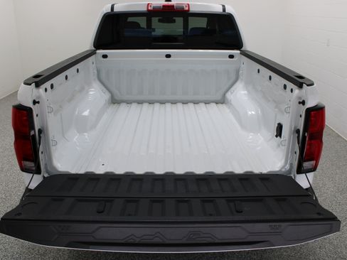 Used 2026 Chevrolet Colorado LT w/ LT Convenience Package RWD image 31