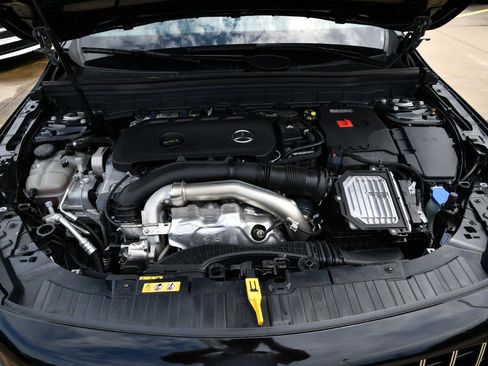 Used 2024 Mercedes-Benz GLB 250 image 36