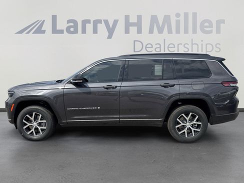 New 2025 Jeep Grand Cherokee L Limited w/ Trailer Tow Package image 5