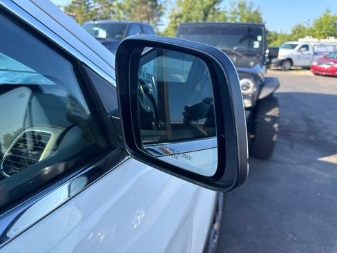 Used 2017 Jeep Grand Cherokee Limited AWD/4WD image 26
