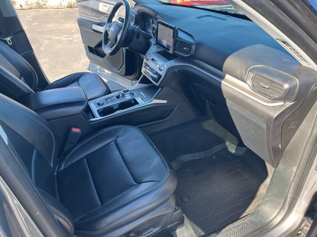 Used 2021 Ford Explorer XLT w/ Equipment Group 202A AWD/4WD image 24
