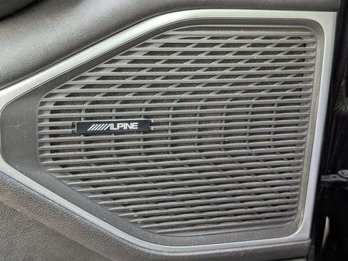 Used 2024 Jeep Wagoneer L Series II RWD image 21