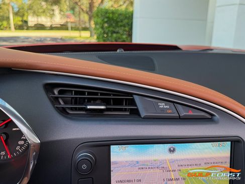 Used 2015 Chevrolet Corvette Z06 w/ 3LZ Preferred Equipment Group image 15