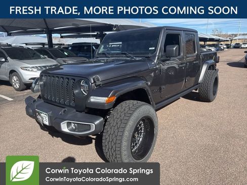 Used 2022 Jeep Gladiator Sport image 3