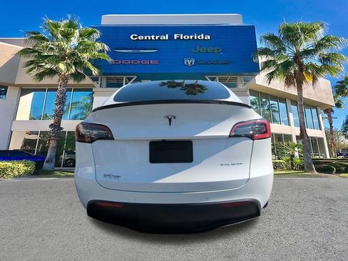 Used 2022 Tesla Model Y Long Range image 6