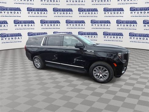 Used 2024 GMC Yukon XL Denali image 2