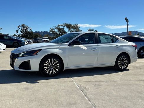 New 2025 Nissan Altima 2.5 SV image 8