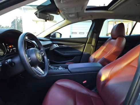 Used 2022 MAZDA MAZDA3 s image 22