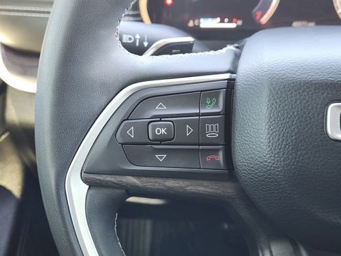 Used 2023 Jeep Grand Cherokee Limited w/ Black Appearance Package image 28