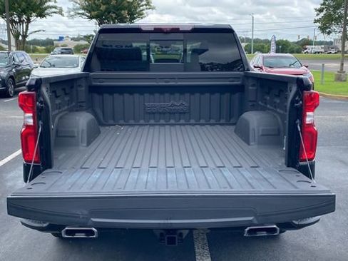 Used 2022 Chevrolet Silverado 1500 High Country w/ Technology Package image 9