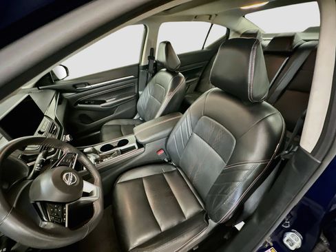 Used 2023 Nissan Altima 2.5 SR w/ SR Premium Package FWD image 13
