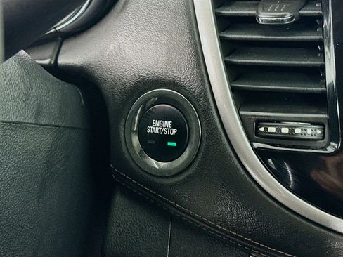 Used 2017 Chevrolet Trax LT w/ LT Convenience Package image 20