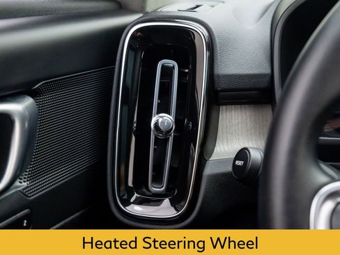 Used 2025 Volvo XC40 B5 Core image 20