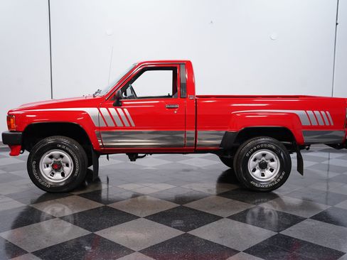 Used 1988 Toyota Pickup 4x4 Regular Cab image 2
