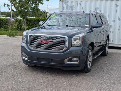 Used 2019 GMC Yukon XL Denali AWD/4WD image 8