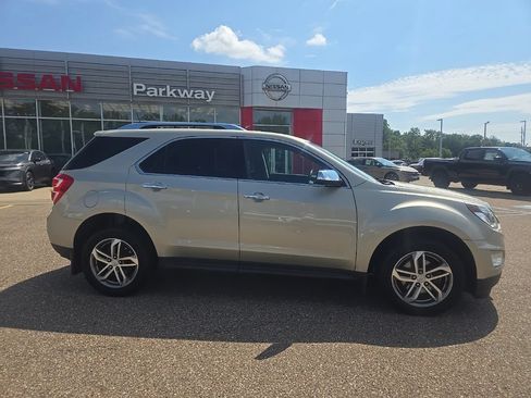 Used 2016 Chevrolet Equinox LTZ FWD image 8