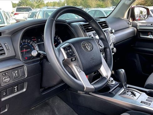 Used 2016 Toyota 4Runner SR5 image 14