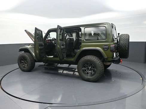 Used 2021 Jeep Wrangler Unlimited Rubicon AWD/4WD image 36