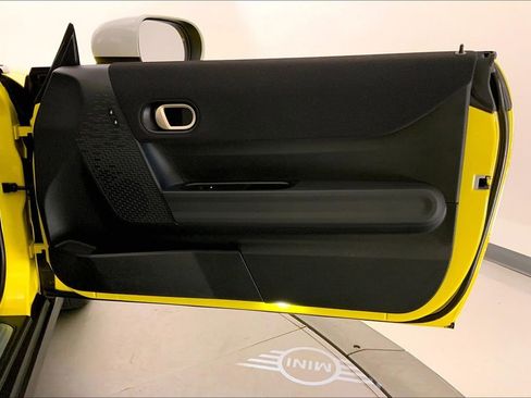 Certified 2025 MINI Cooper S image 25