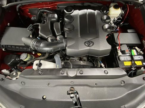 Used 2015 Toyota 4Runner SR5 image 21