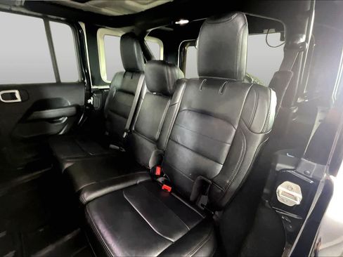 Used 2023 Jeep Wrangler Unlimited Sahara AWD/4WD image 18