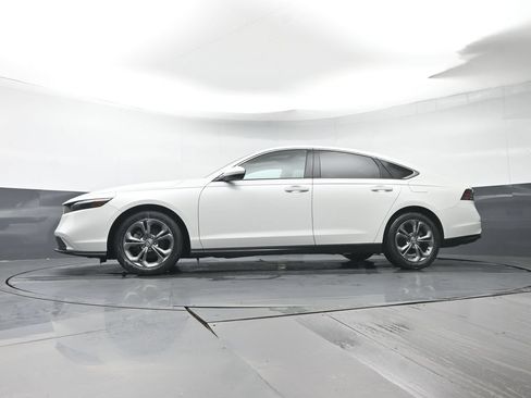 Certified 2024 Honda Accord EX image 28