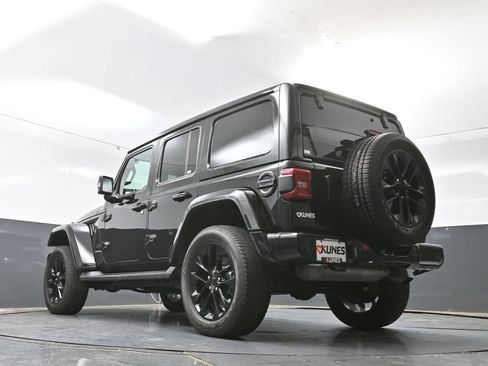 Used 2023 Jeep Wrangler Unlimited Sahara AWD/4WD image 55