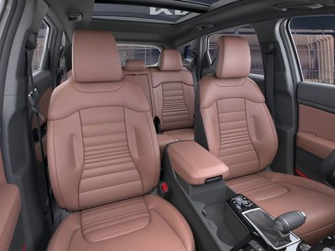 Used 2025 Kia Sportage SX image 15