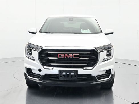 Used 2024 GMC Terrain SLE AWD/4WD image 2